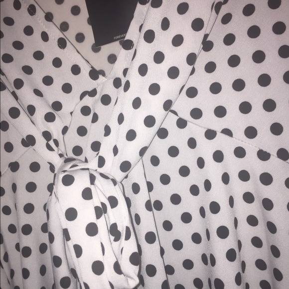 FOREVER 21 Polka Dot Tied Top - Picture 3 of 3